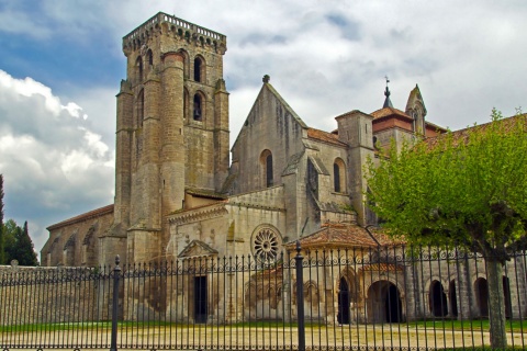 ブルゴス県にあるサンタ・マリア・レアル・デ・ラス・ウエルガス修道院