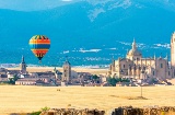 Heißluftballons über Segovia