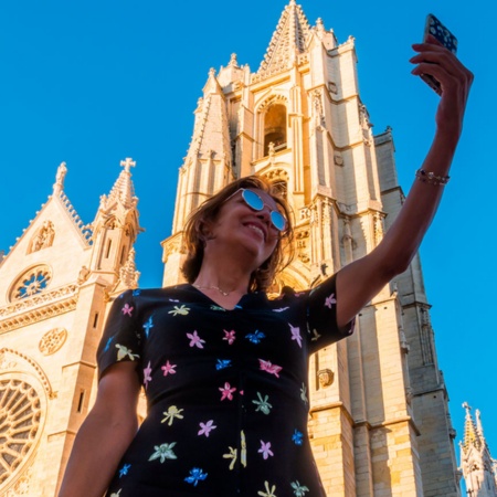 Turista na Catedral de León