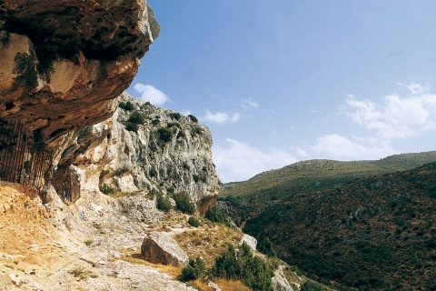 Jedna z jaskiń Solana de las Covachas. Albacete.