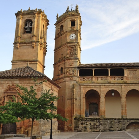 Église Santísima Trinidad et tour El Tardón à Alcaraz (province d’Albacete, Castille-La Manche)