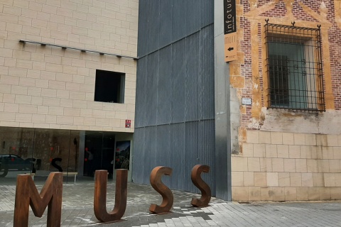 Exterior del edificio del MUSS, Museo de Semana Santa y Tamborada de Hellín