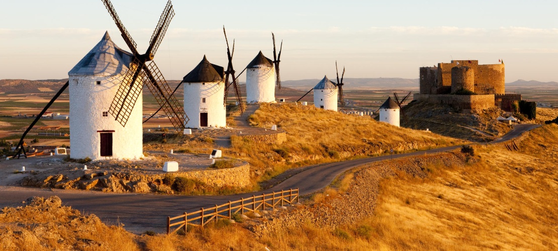 Windmills and castle in Consuegra, Toledo