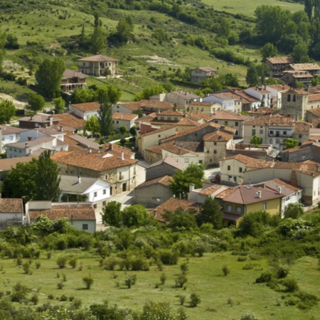Panorâmica de Peralejos de las Truchas (Guadalajara, Castilla-La Mancha)