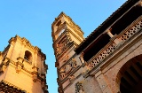 Plaza Mayor de Alcaraz. Torres de La Trinidad e El Tardón. Albacete.