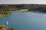 Panoramiczny widok na laguny Ruidera w Ciudad Real (Kastylia-La Mancha)