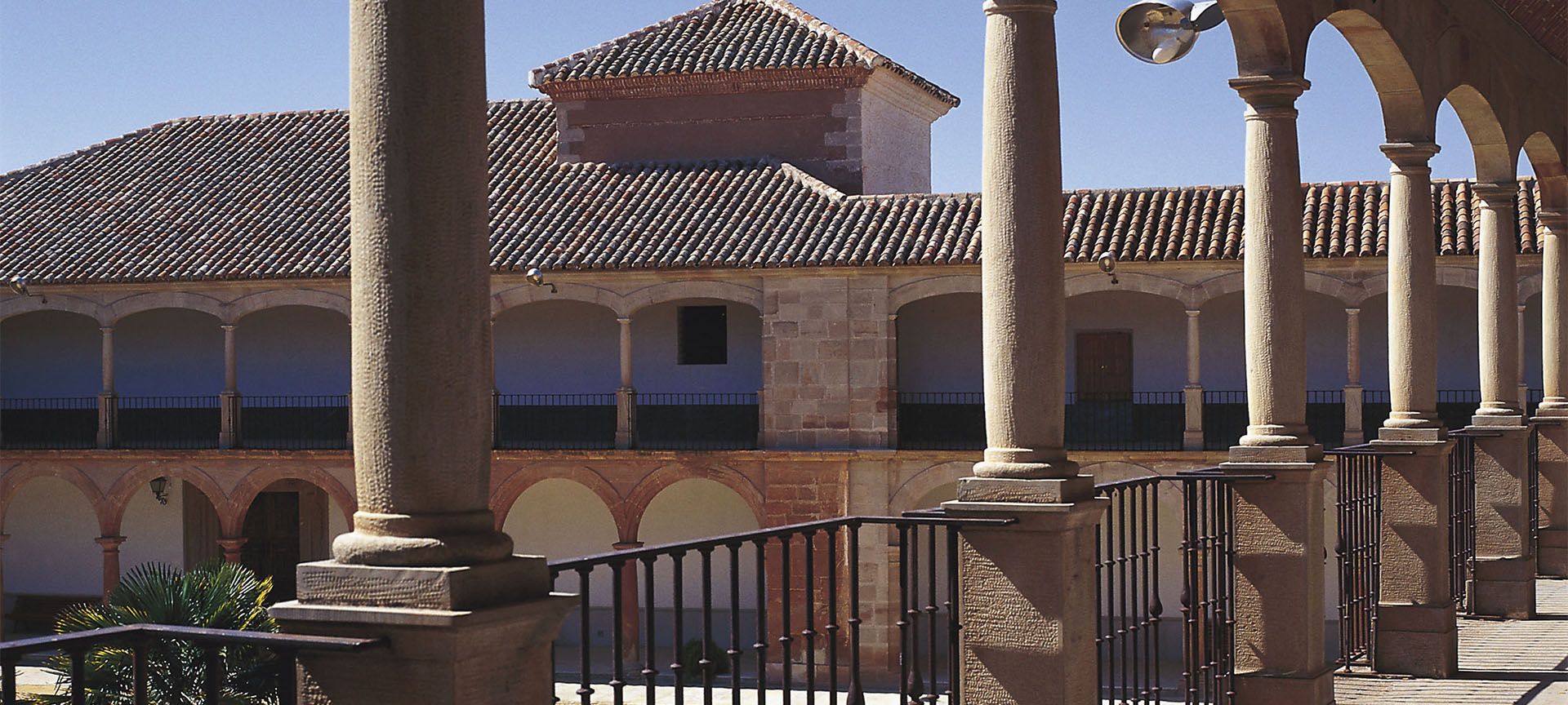 Sankturaium Nuestra Señora de la Antigüa w Villanueva de los Infantes (prowincja Ciudad Real, Kastylia-La Mancha) Sankturaium Nuestra Señora de la Antigüa w Villanueva de los Infantes (prowincja Ciudad Real, Kastylia-La Mancha)