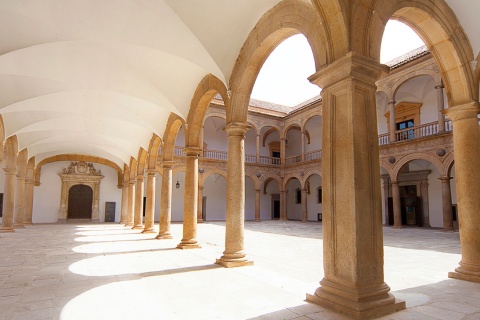 Pátio do Hospital de Tavera (Hospital de San Juan Bautista)