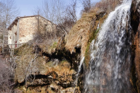Cascata do moinho de La Chorrera, em Tragacete (Cuenca, Castilla-La Mancha)