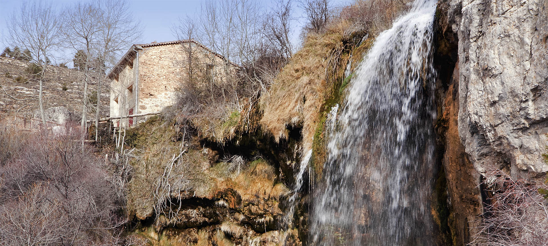Cascata do moinho de La Chorrera, em Tragacete (Cuenca, Castilla-La Mancha) Cascata do moinho de La Chorrera, em Tragacete (Cuenca, Castilla-La Mancha)