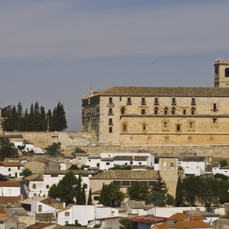 "Das Kloster Santiago de Uclés über Uclés in Cuenca (Kastilien-La Mancha) "