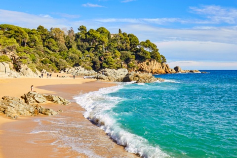 Vue de la plage de Sa Boadella de Lloret de Mar dans la province de Gérone, Catalogne