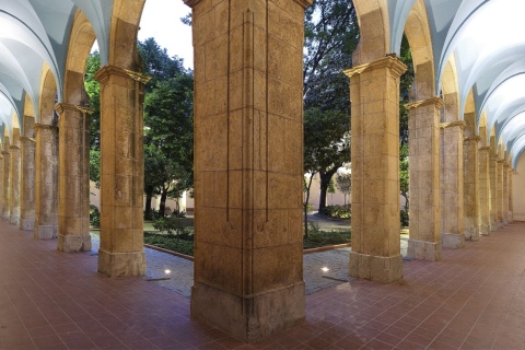 Anciennes écoles Pías de Reus (province de Tarragone, Catalogne), abritant aujourd’hui le collège et lycée Salvador Vilaseca