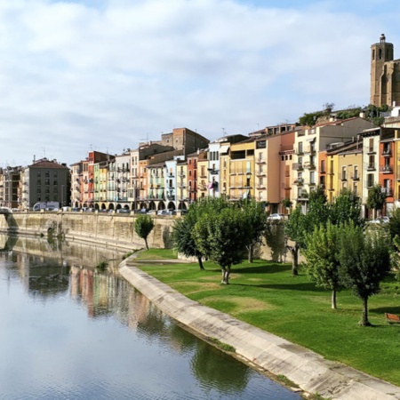 Le Segre à son passage par Balaguer (province de Lleida, Catalogne)