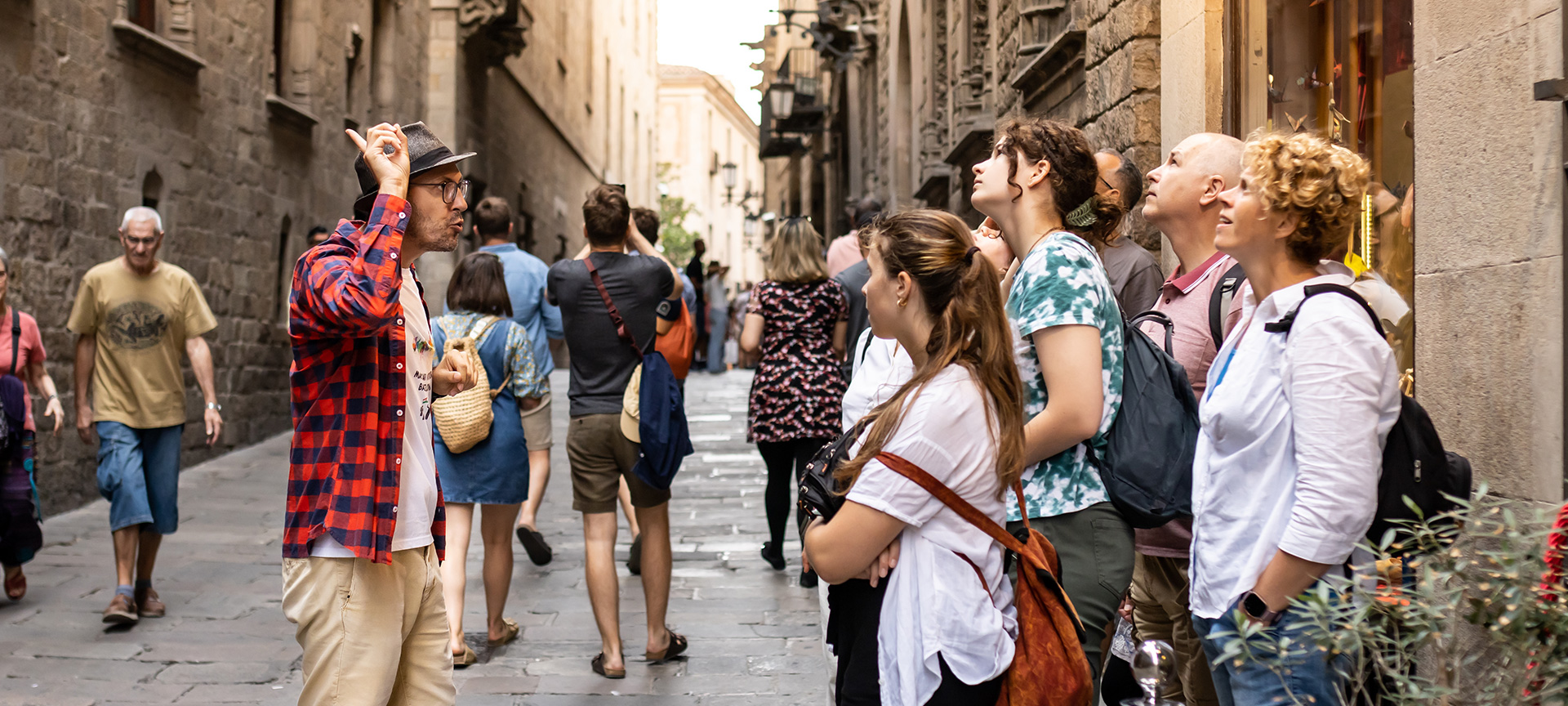 Tourist route in Barcelona's Gothic Quarter Tourist route in Barcelona's Gothic Quarter