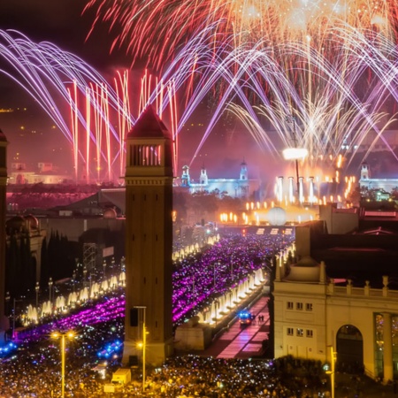 Vedute di Barcellona con fuochi d'artificio