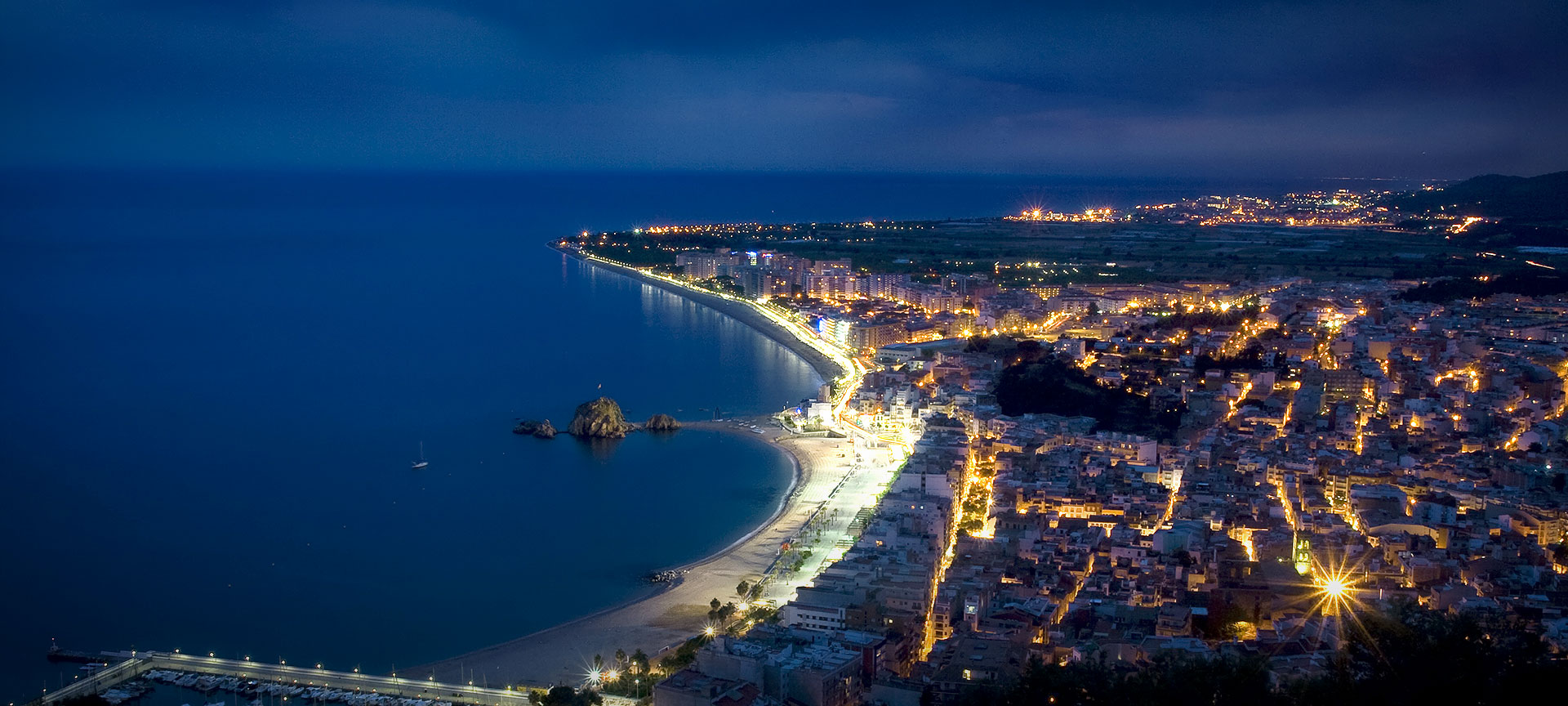 Blanes vue de nuit. Province de Gérone Blanes vue de nuit. Province de Gérone
