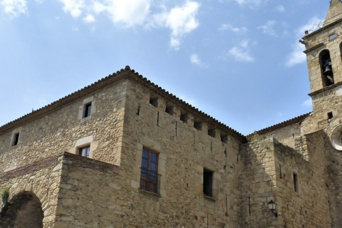 カステル・ダロのサンタ・マリア教会（カタルーニャ州ジローナ）
