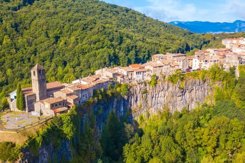 Veduta aerea di Castellfollit de la Roca. Girona