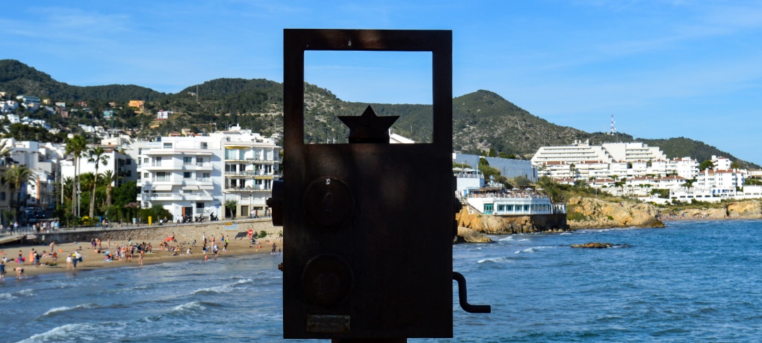 カタルーニャ州バルセロナにあるシッチェスの海辺の風景 カタルーニャ州バルセロナにあるシッチェスの海辺の風景