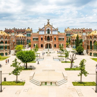 Vue générale de l'enceinte moderniste de Sant Pau à Barcelone
