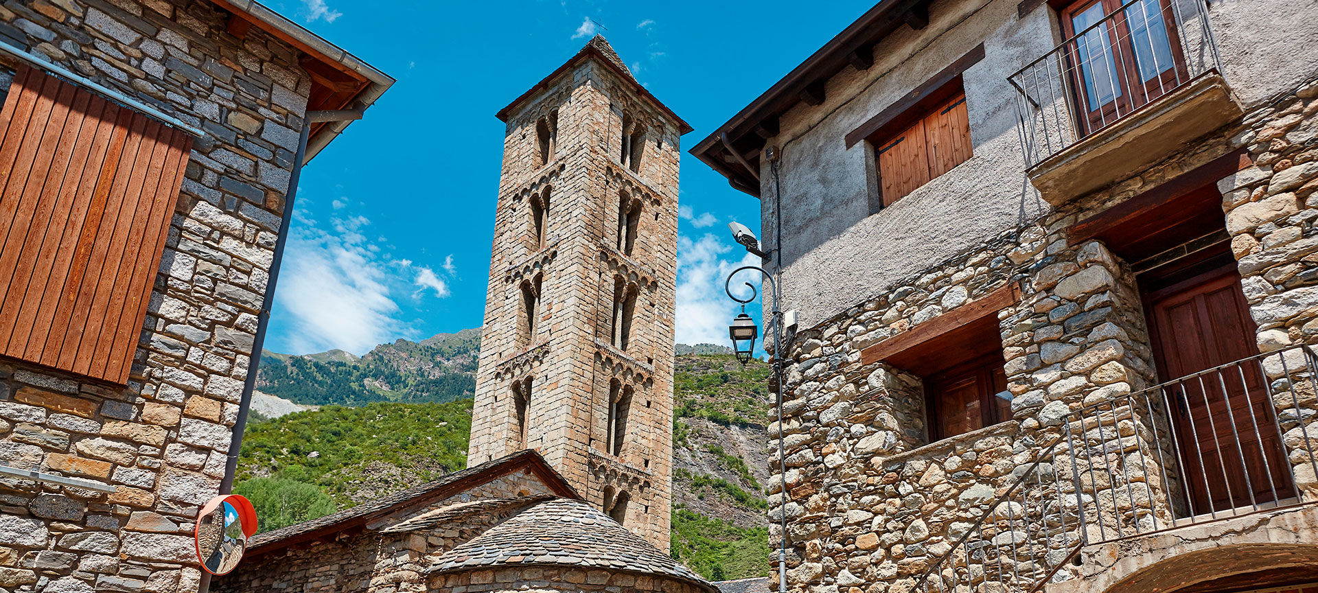 Iglesia de Santa Eulalia de Erill la Vall. Iglesia de Santa Eulalia de Erill la Vall.