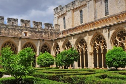 Jardins du cloître du monastère royal de Santes Creus