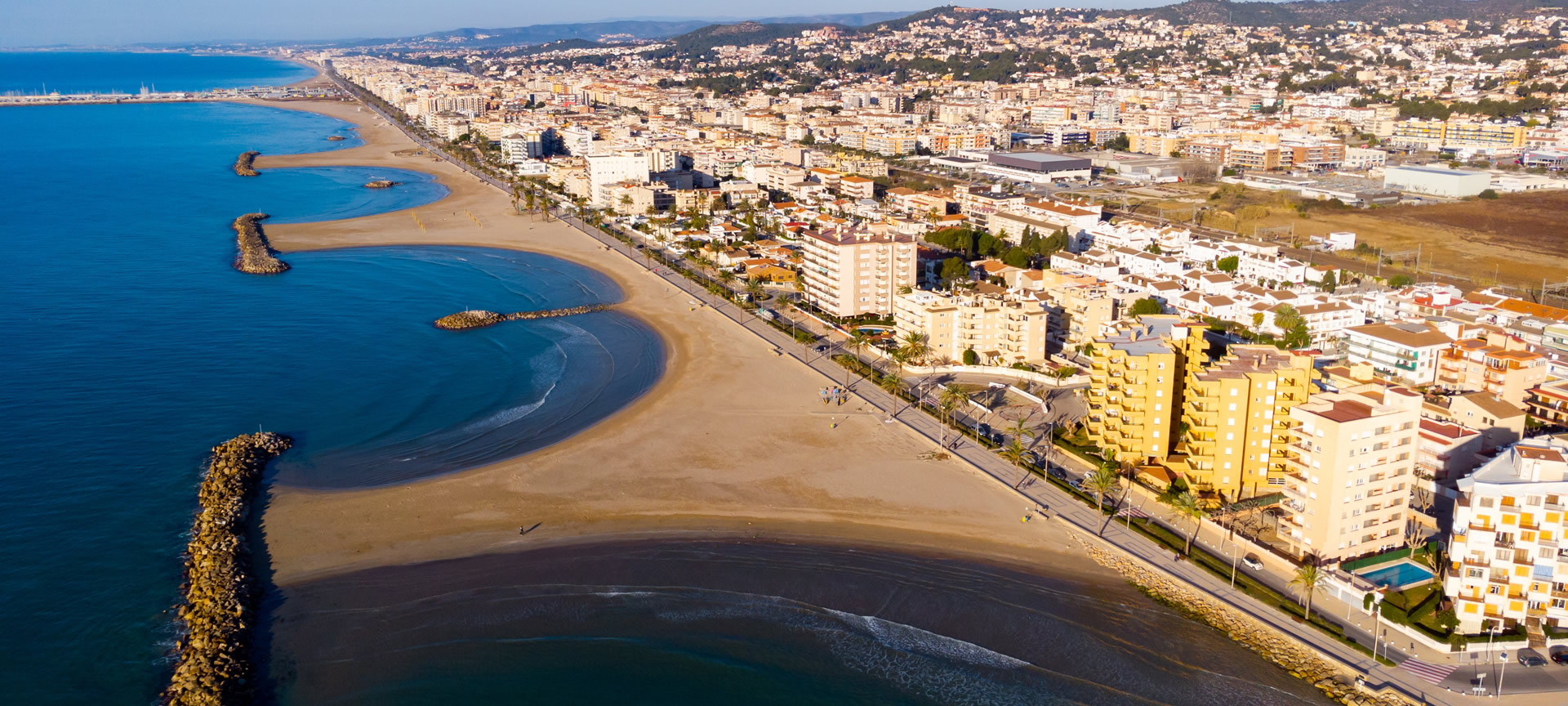 Vista aérea da praia de Cunit, Tarragona
