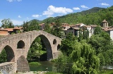 Vista de Sant Joan de Les Abadesses, em Girona (Catalunha)