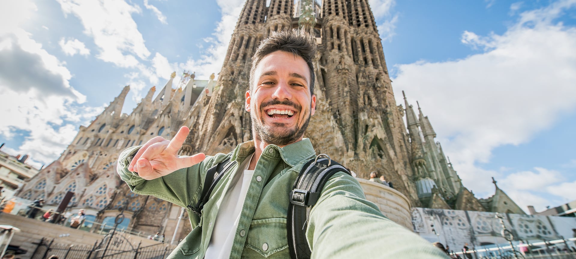 Turista tirando uma selfie na Sagrada Família, em Barcelona (Catalunha) Turista tirando uma selfie na Sagrada Família, em Barcelona (Catalunha)