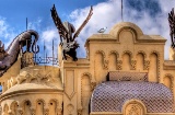 Dettaglio del tetto di una casa con figure di draghi, Ceuta