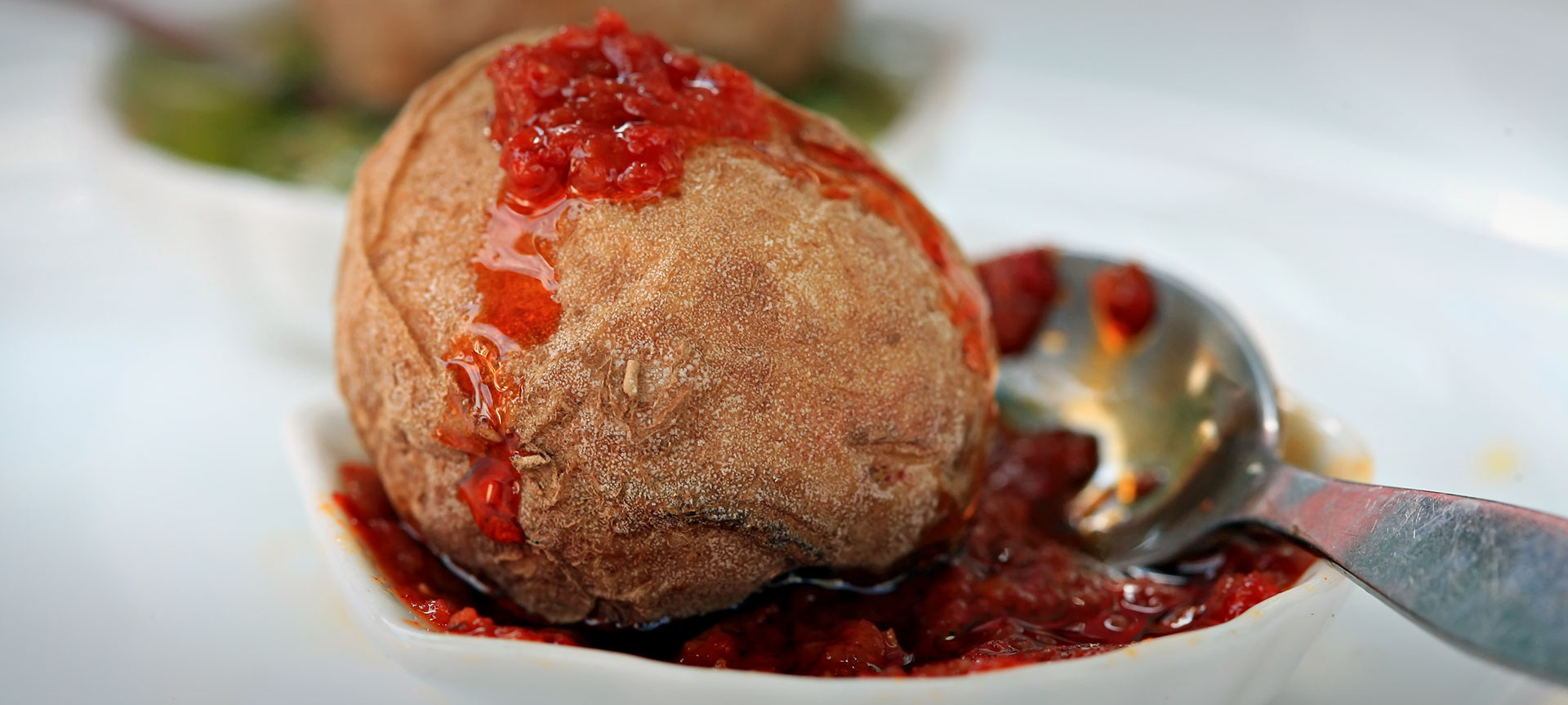 Runzelkartoffeln mit Mojo-Sauce