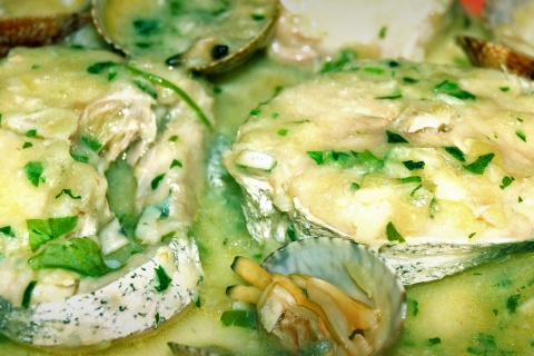 Fisch in grüner Sauce