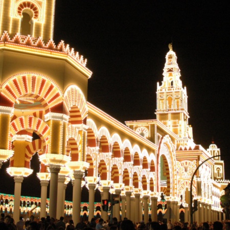 Feria de Cordoue. Illuminations à l’entrée de la feria