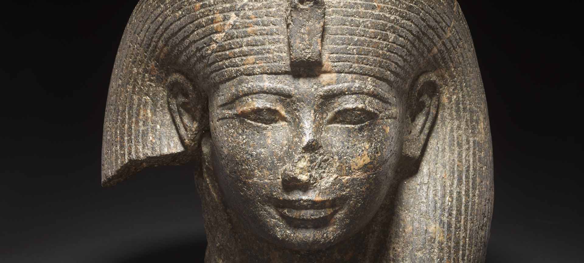 Figure of a queen. Around 1400-1390 BC. Egypt Figure of a queen. Around 1400-1390 BC. Egypt
