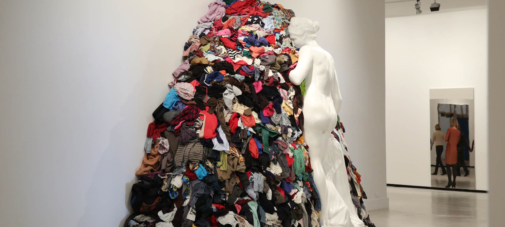 Michelangelo Pistoletto. One and One Makes Three. Photo courtesy of Marta Salado. Michelangelo Pistoletto. One and One Makes Three. Photo courtesy of Marta Salado.
