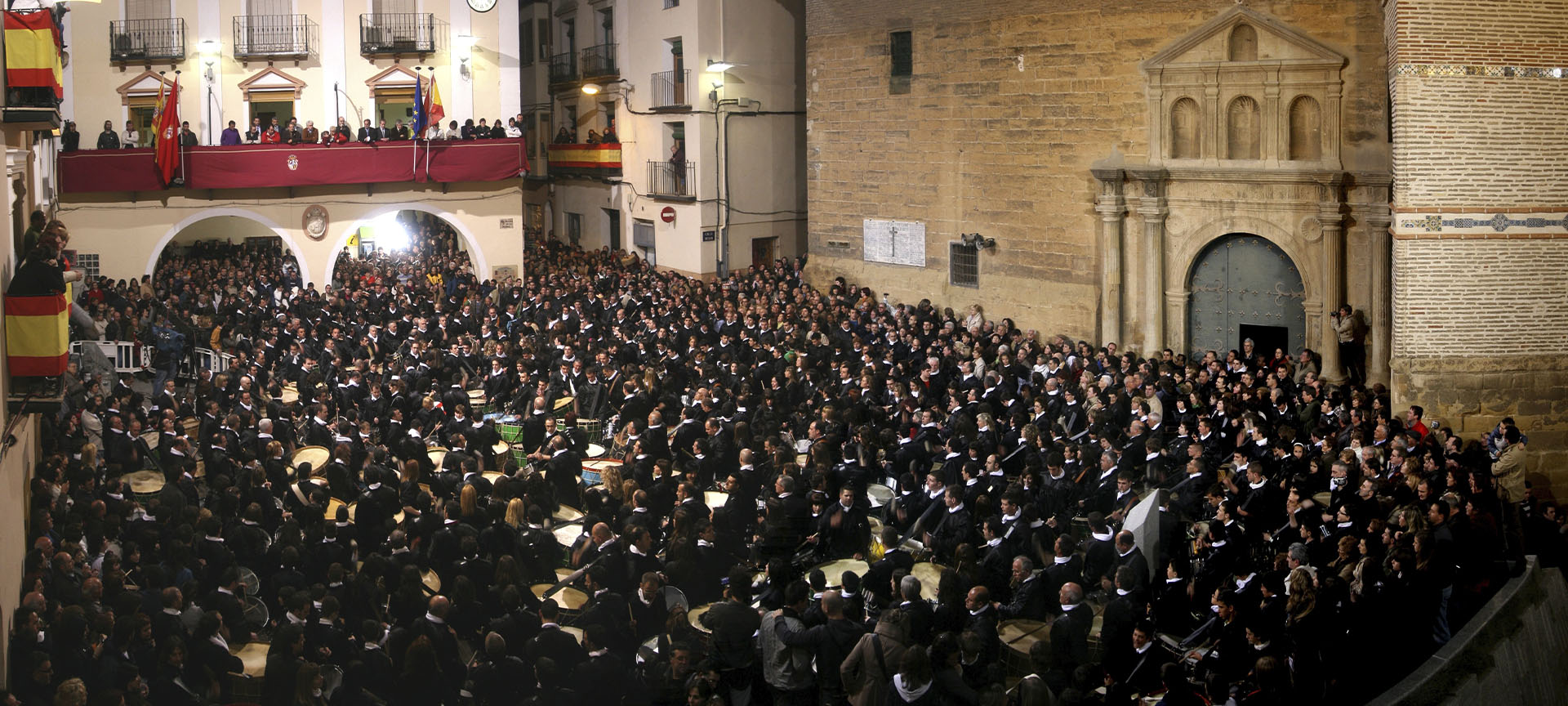 “La Rompida de la Hora” en la Semana Santa de Albalate del Arzobispo (Teruel, Aragón) “La Rompida de la Hora” en la Semana Santa de Albalate del Arzobispo (Teruel, Aragón)