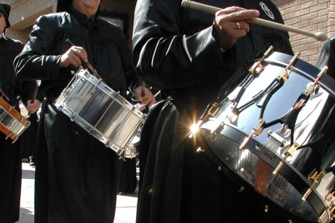 Tambores na Semana Santa de Híjar, em Teruel (Aragón)