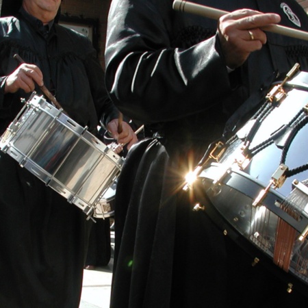 Tambores en la Semana Santa de Híjar, en Teruel (Aragón)