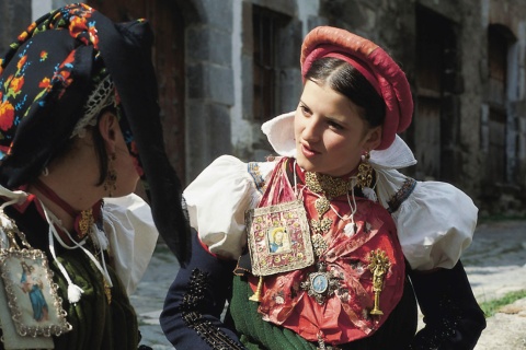 Traditional costume of Ansó