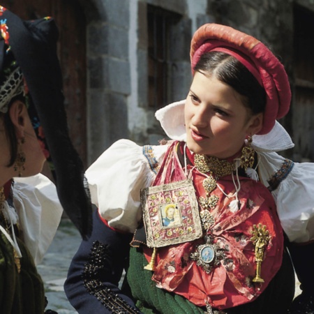 Traditional costume of Ansó