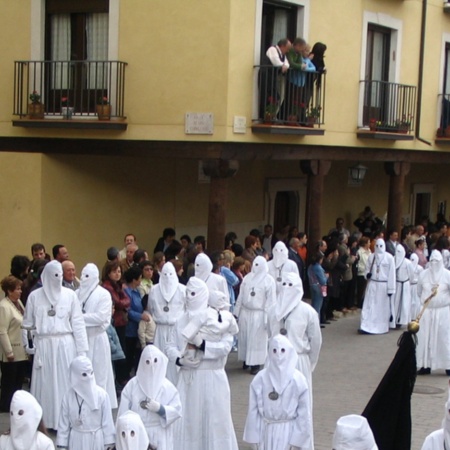 Umzug der Zünfte. Karwoche in Medina de Rioseco