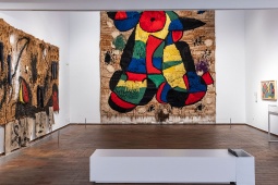 Salle de l'exposition Miró et les États-Unis. Organisée par Marko Daniel, Matthew Gale et Dolors Rodriguez Roig
