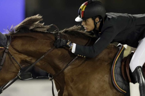 バルセロナで開催された国際障害馬術大会で演技するピラール・コルドン選手