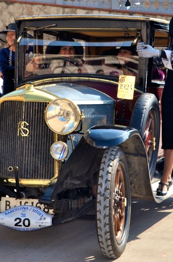 Samochód zabytkowy na Międzynarodowym Zlocie Samochodów Zabytkowych w Sitges Samochód zabytkowy na Międzynarodowym Zlocie Samochodów Zabytkowych w Sitges