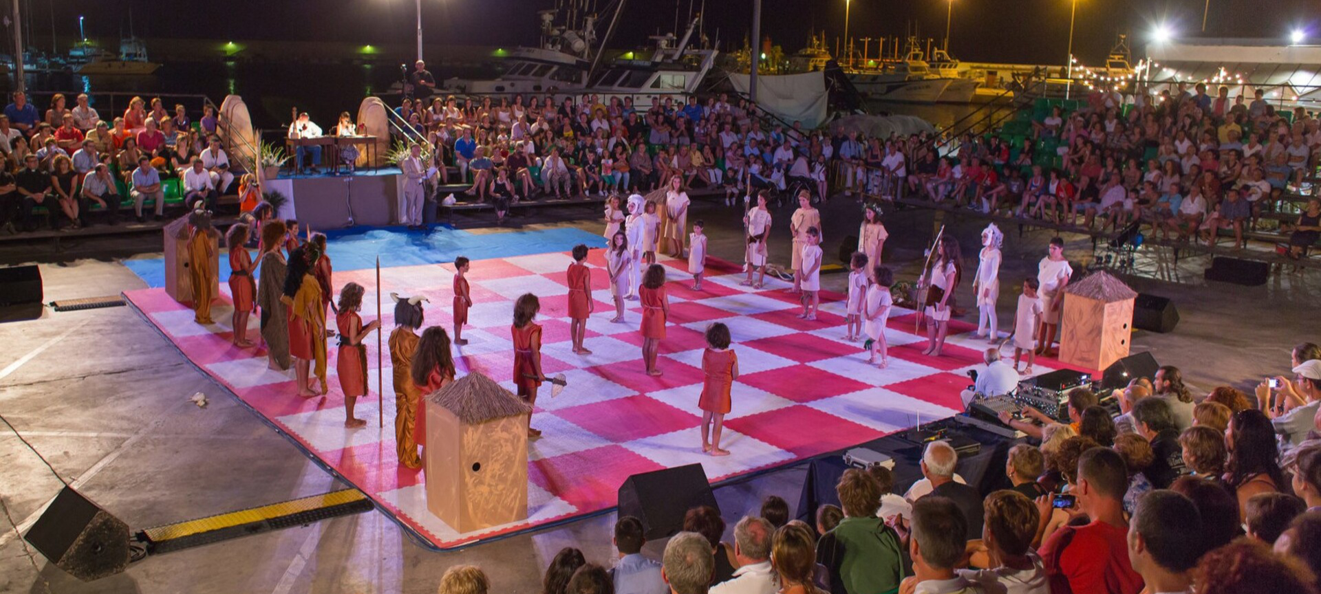Lebendiges Schach von Xàbia in Alicante, Valencianische Gemeinschaft Lebendiges Schach von Xàbia in Alicante, Valencianische Gemeinschaft