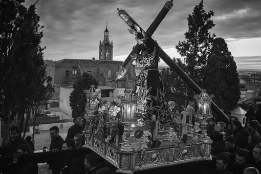 A procissão conhecida como ‘Ascensão ao Calvário’ da imagem de Jesus Nazareno, na Semana Santa de Sagunto (Valência)