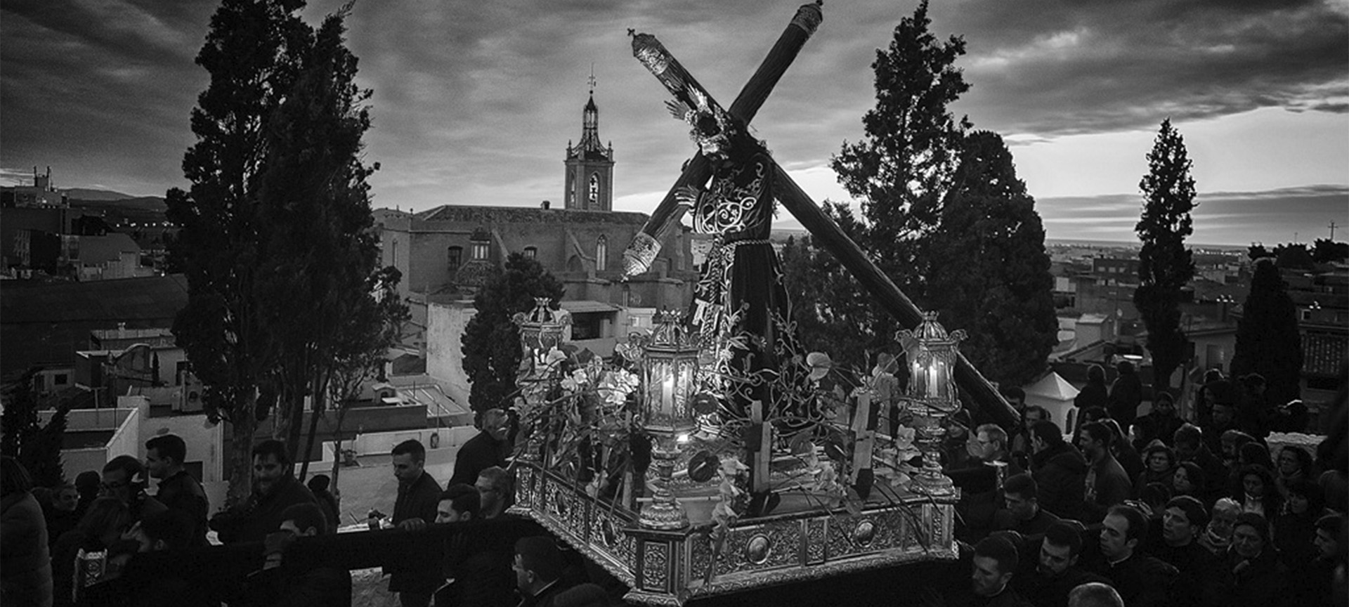 A procissão conhecida como ‘Ascensão ao Calvário’ da imagem de Jesus Nazareno, na Semana Santa de Sagunto (Valência) A procissão conhecida como ‘Ascensão ao Calvário’ da imagem de Jesus Nazareno, na Semana Santa de Sagunto (Valência)
