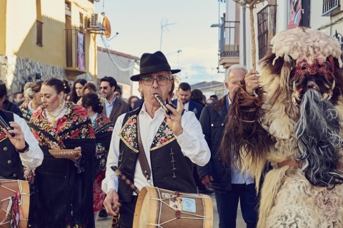 Défilé des « Carantoñas » à Acehúche, Cáceres