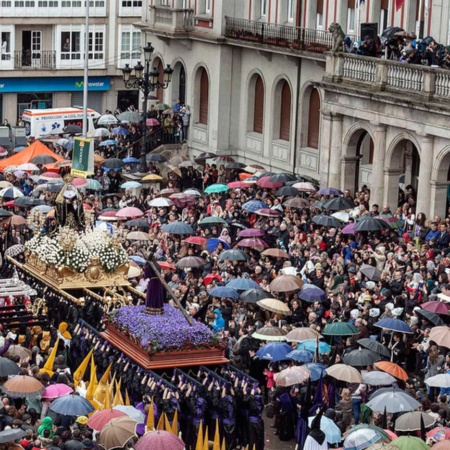 Une procession pendant la Semaine sainte de Ferrol